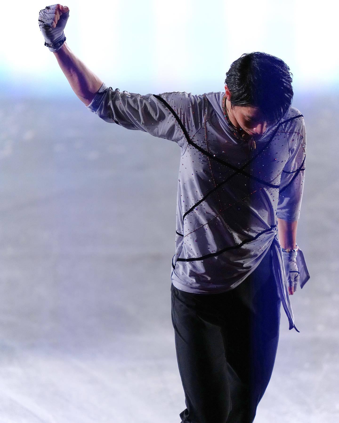 我不知道羽生结弦是怎样站住的，正如我不知道他是怎样滑出的