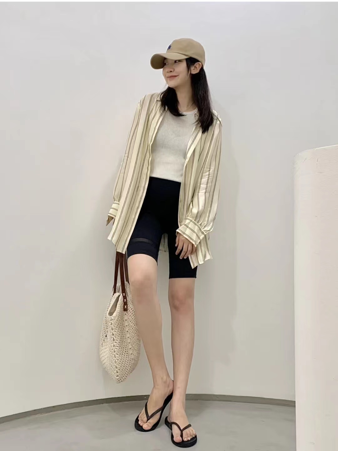 夏天七分短裤配什么上衣,夏天男生黑色短裤搭配什么上衣