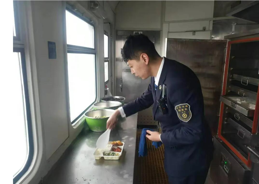 为什么火车盒饭越来越便宜,火车上的盒饭为何最后便宜