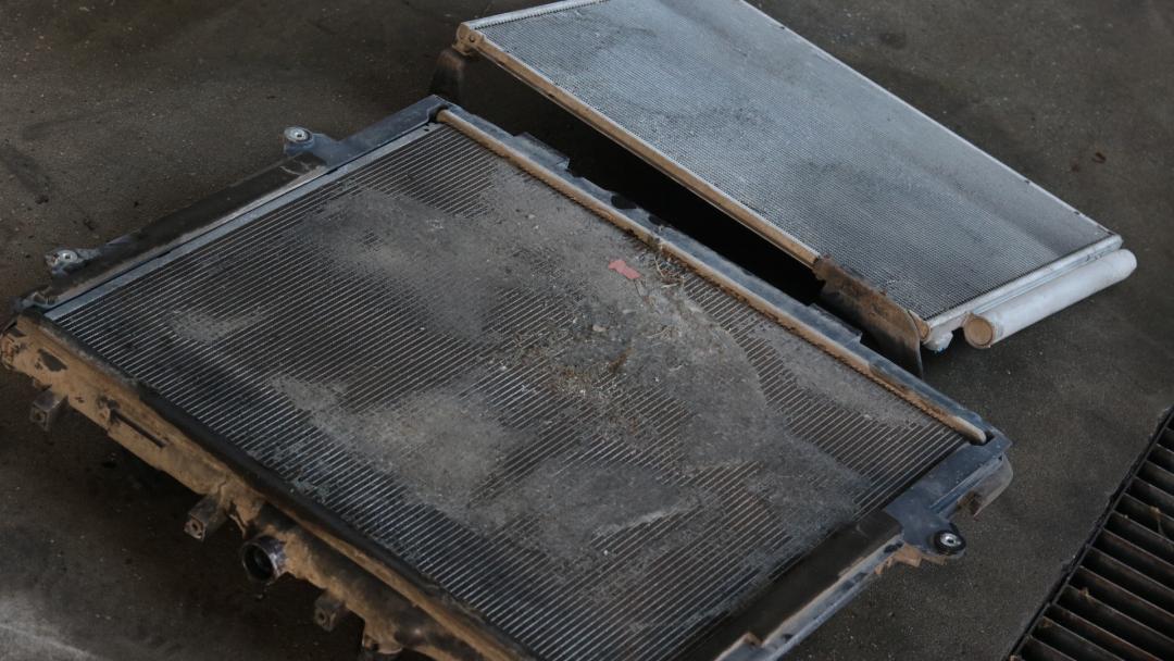 老旧丰田霸道修复,04年丰田霸道翻新改造全过程