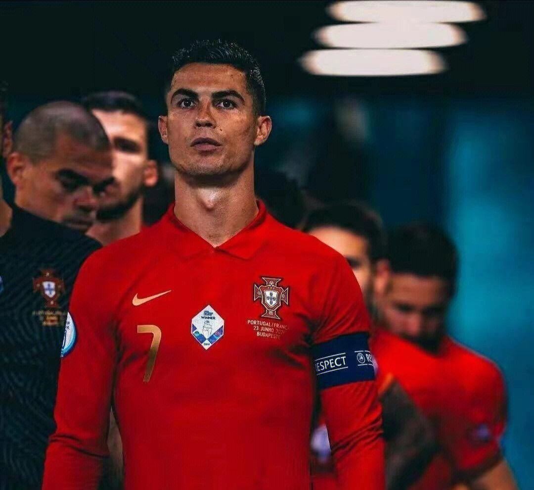 c罗解锁国家队出场200场里程碑,c罗国家队生涯第10次戴帽破纪录