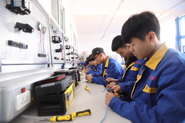 学电工专业就业前景,汽车维修电工前景