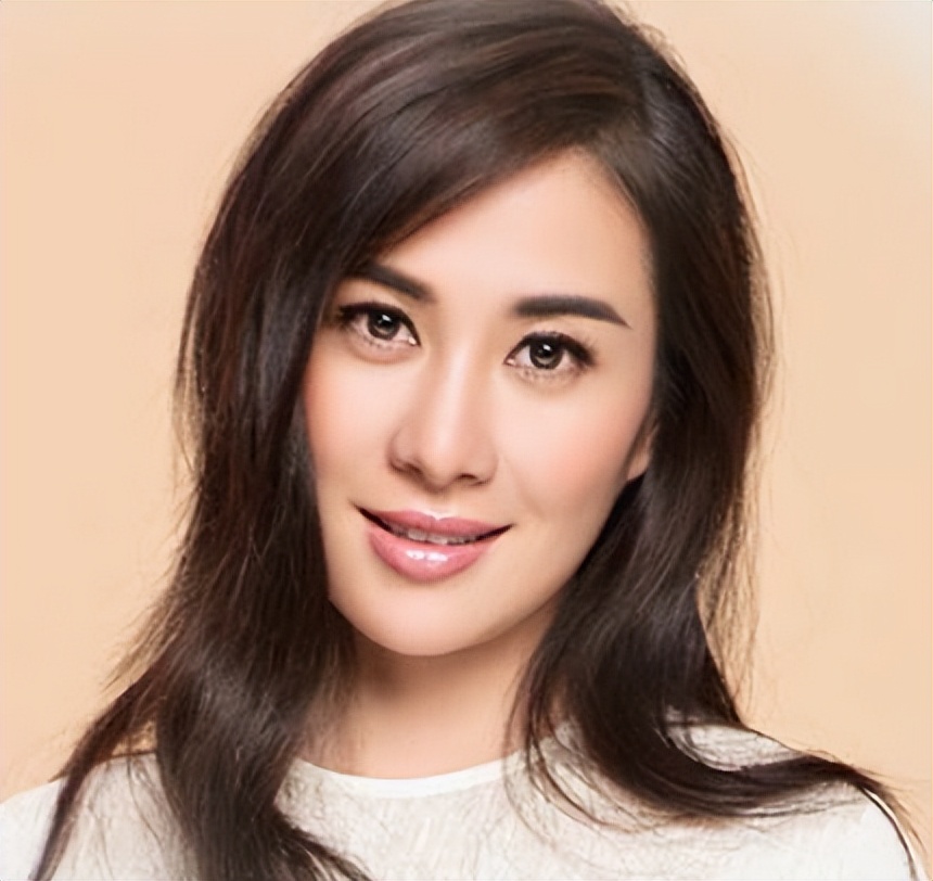 叶璇在抖音素颜,叶璇直播形象邋遢被吐槽挖鼻