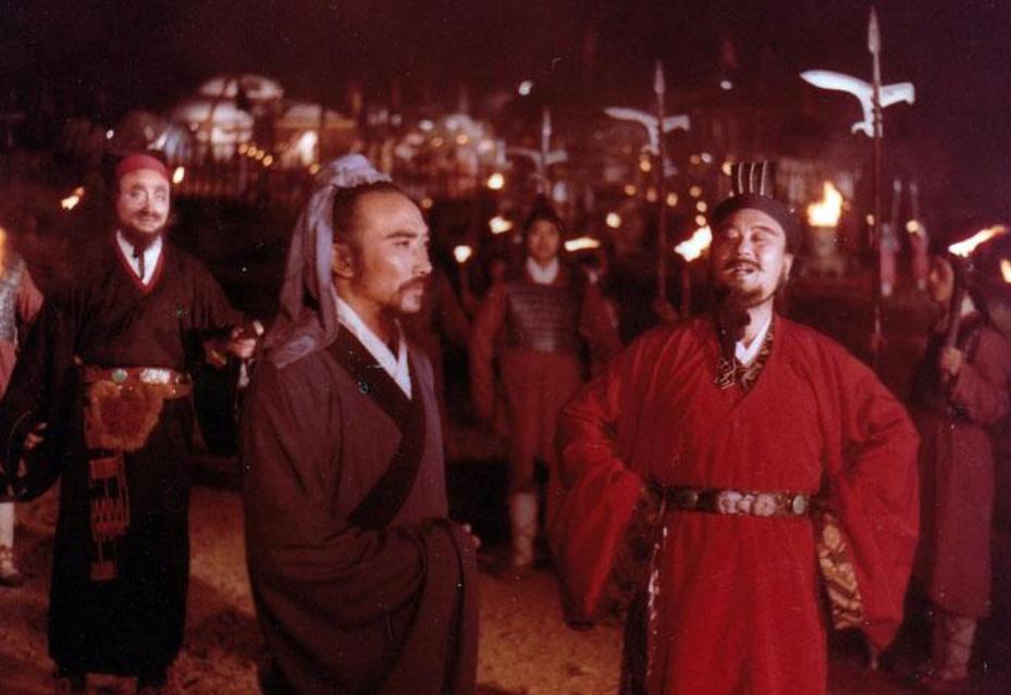 曹操为什么要杀掉华佗,曹操为何要杀掉华佗原版