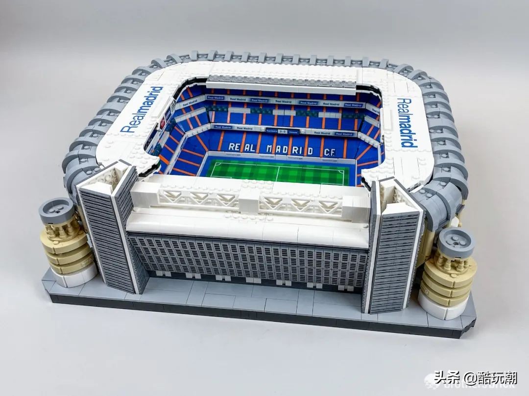 乐高10284诺坎普球场开箱,乐高皇家马德里球场
