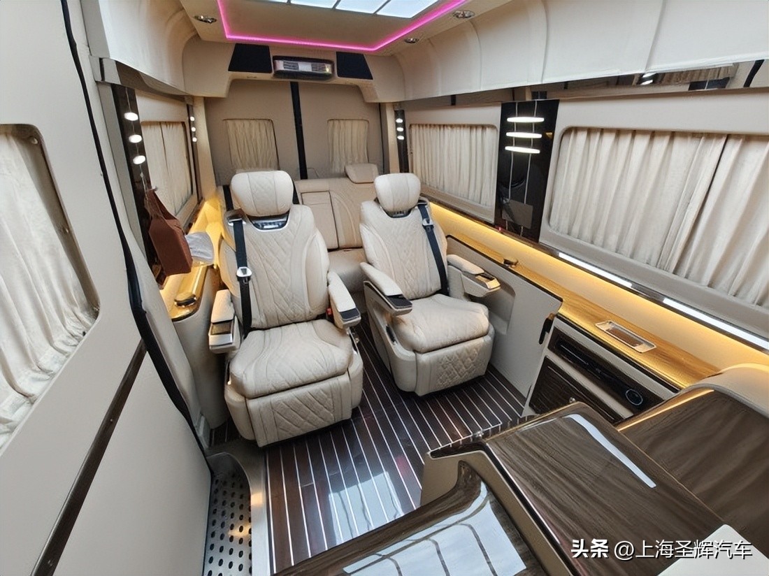 2021款斯宾特加长版内饰,斯宾特四驱3.0柴油车内饰