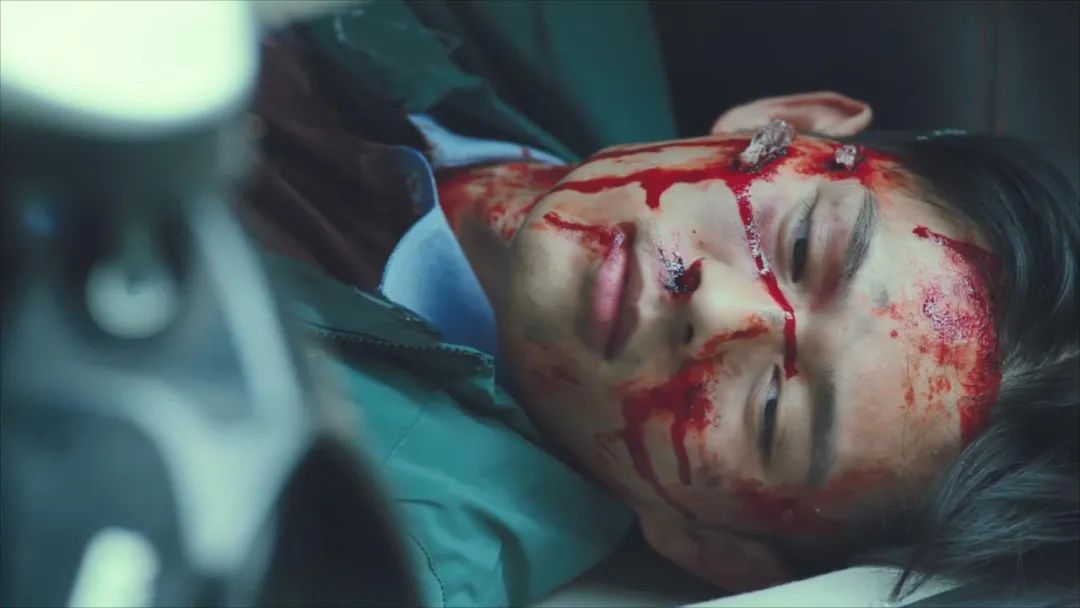 4集就下线8人，演员大换血，刚播就上17个热搜，《法证5》真爆了