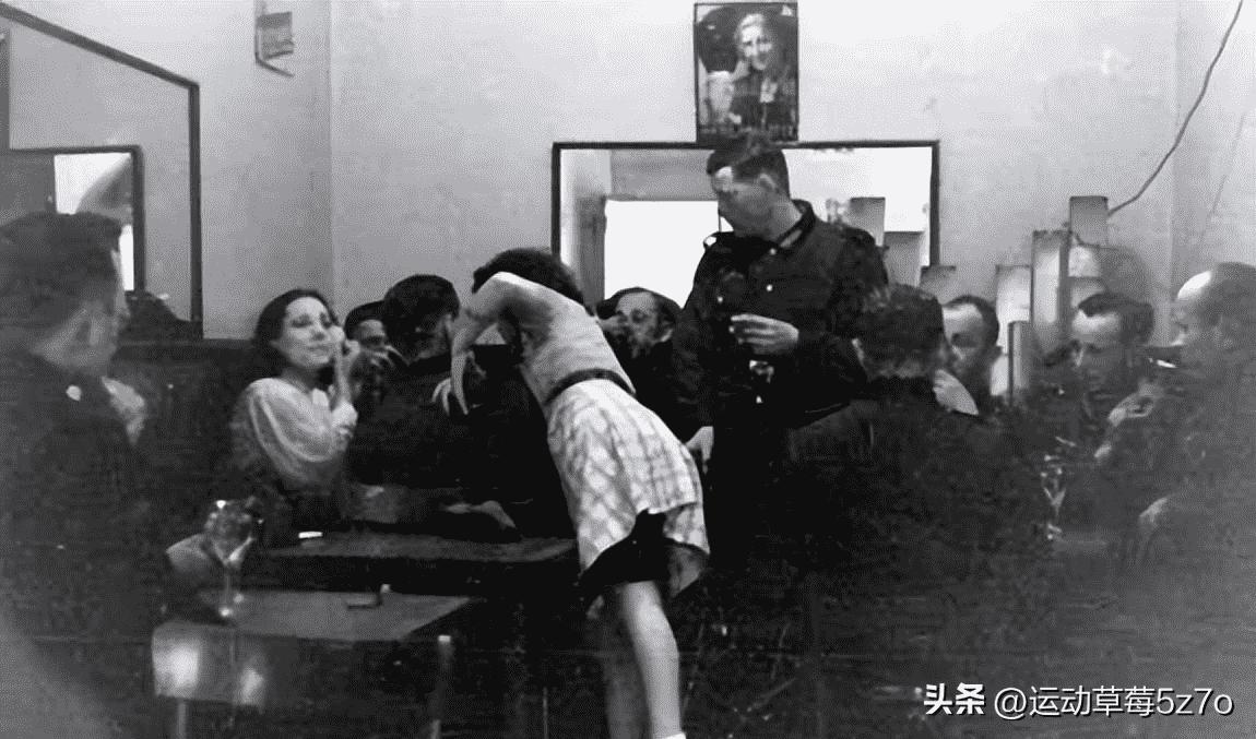 鏃ユ湰渚靛崕鍏借鐓х墖,渚靛崕鏃ュ啗鍏借缁濈増鐓х墖