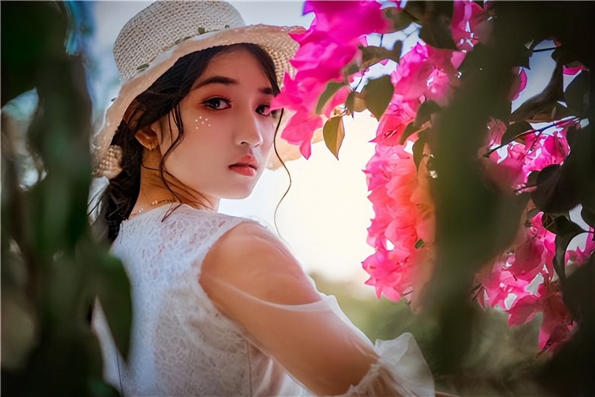 征服女人的心一定要靠眼神,如何征服女人的三件事