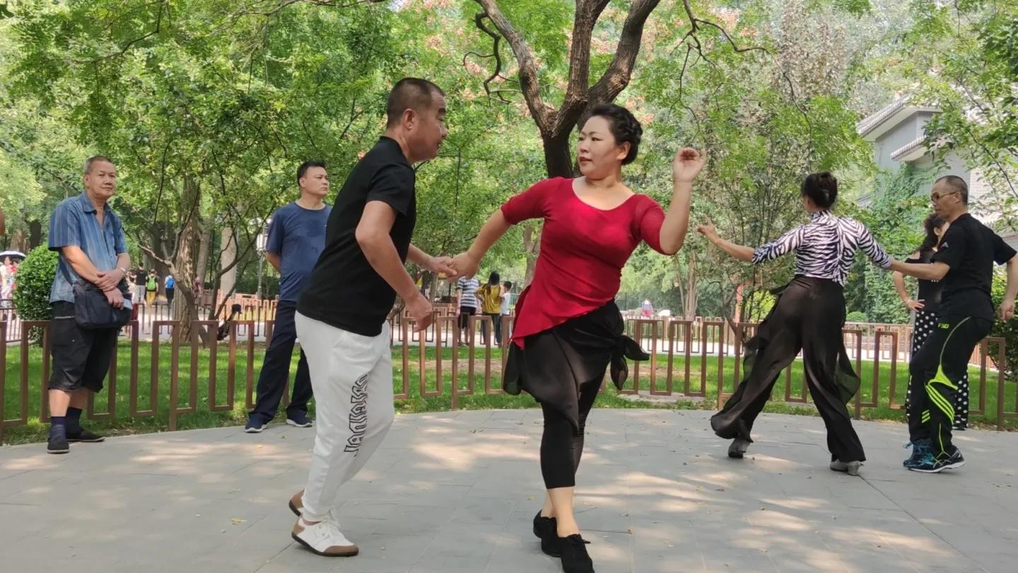 大哥去世大嫂借钱给三弟上大学,大哥大嫂卖弟妹房子后续