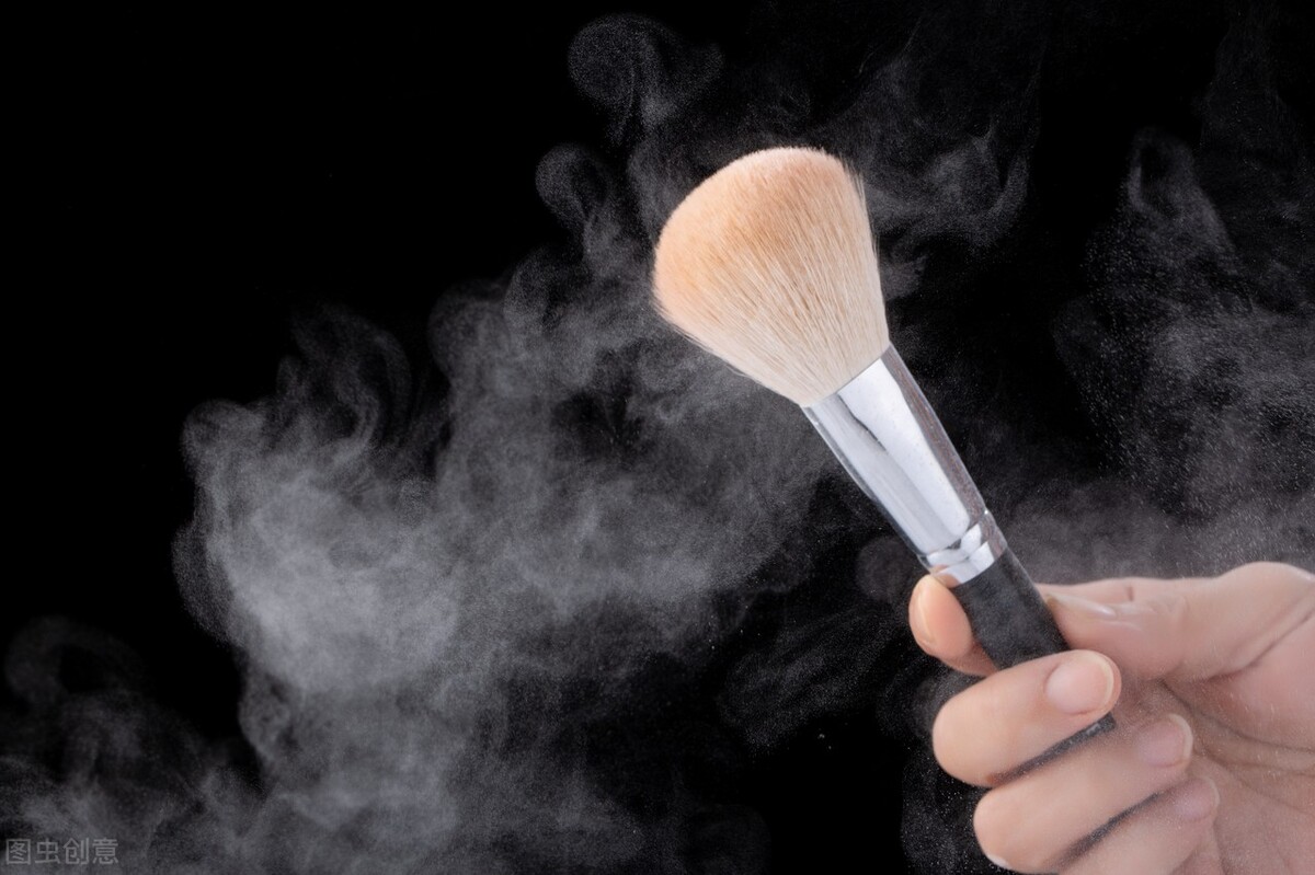 花西子蜜粉和散粉的区别,散粉推荐