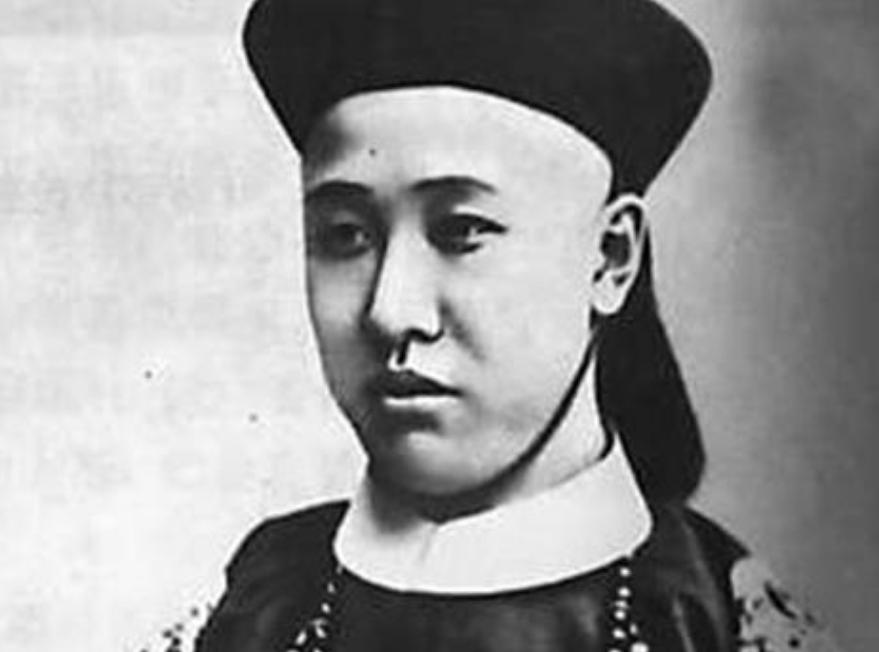 清朝有一个比皇帝还大的官职,清朝特殊的官职权力比皇帝还大