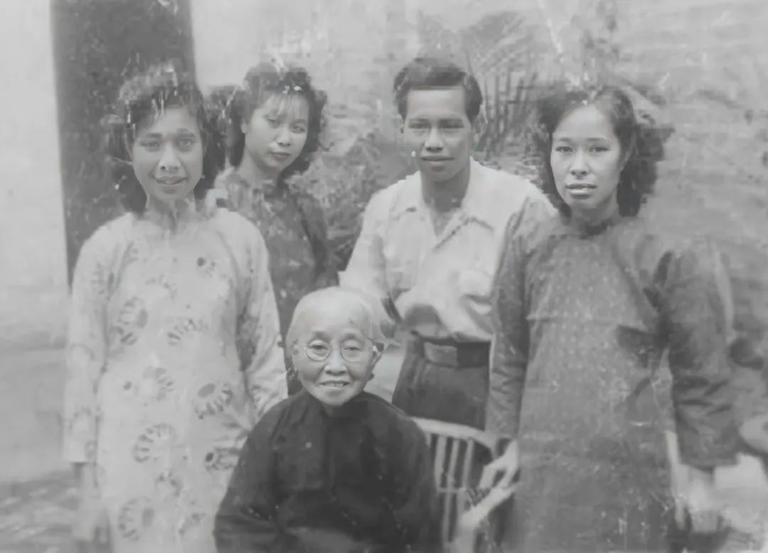 凤山下的红荼薇——记隐蔽战线上的白衣天使萧琼芝同志