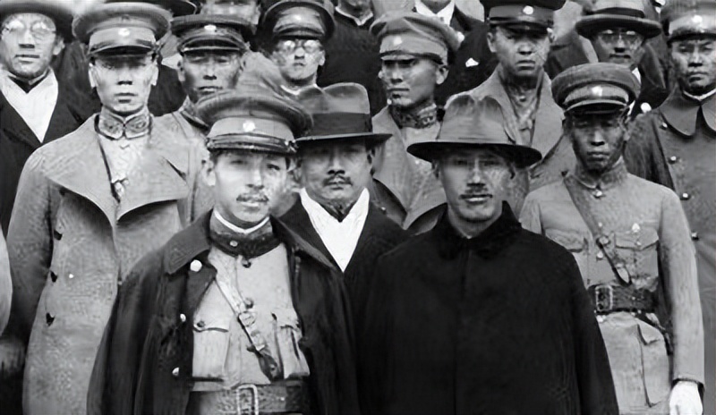 91年吕正操赴美探望张学良，张学良见他好奇问：你咋跟着周恩来了