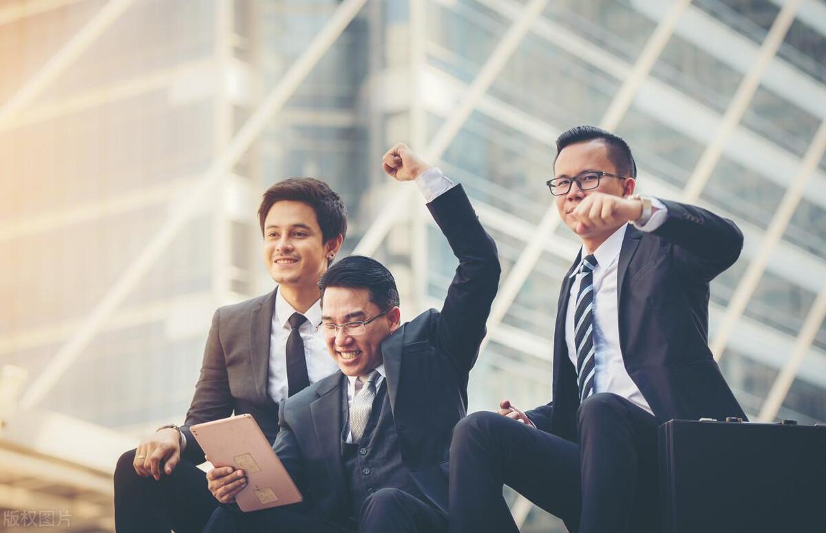 为什么员工很优秀领导却看不起,当员工出现问题时如何做领导