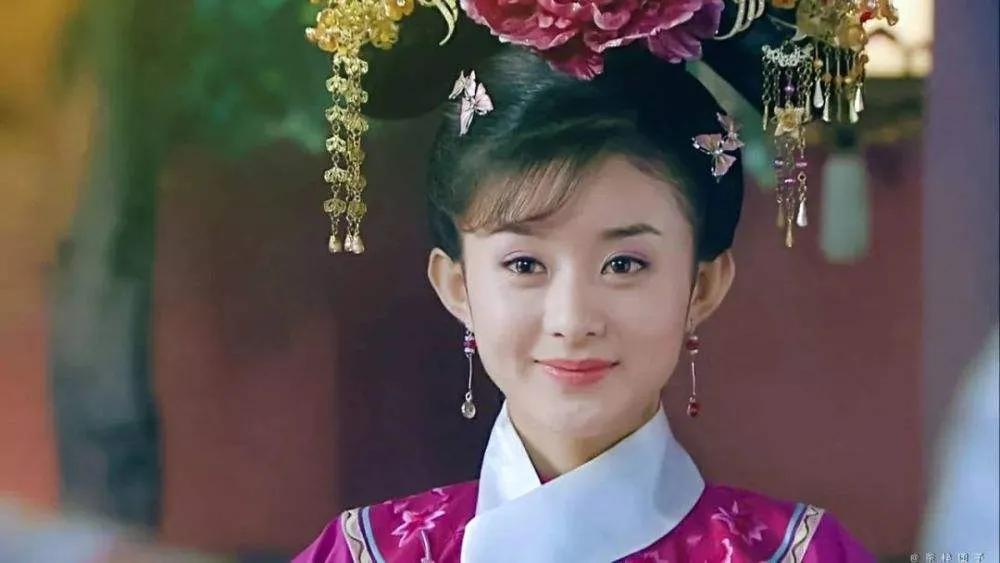 赵丽颖身着改良版旗袍大秀国风,赵丽颖穿着旗袍的照片