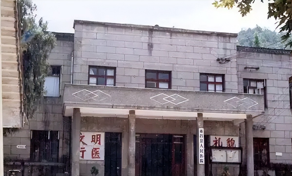 1962年雷锋因公牺牲，年仅22岁，41年后鉴定人披露细节令人心疼