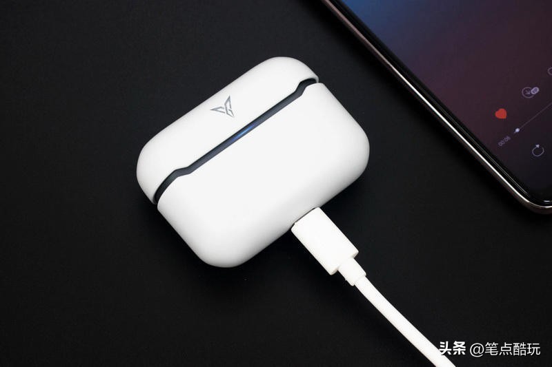 打吃鸡专用耳机有三种选择,手游吃鸡推荐无线耳机