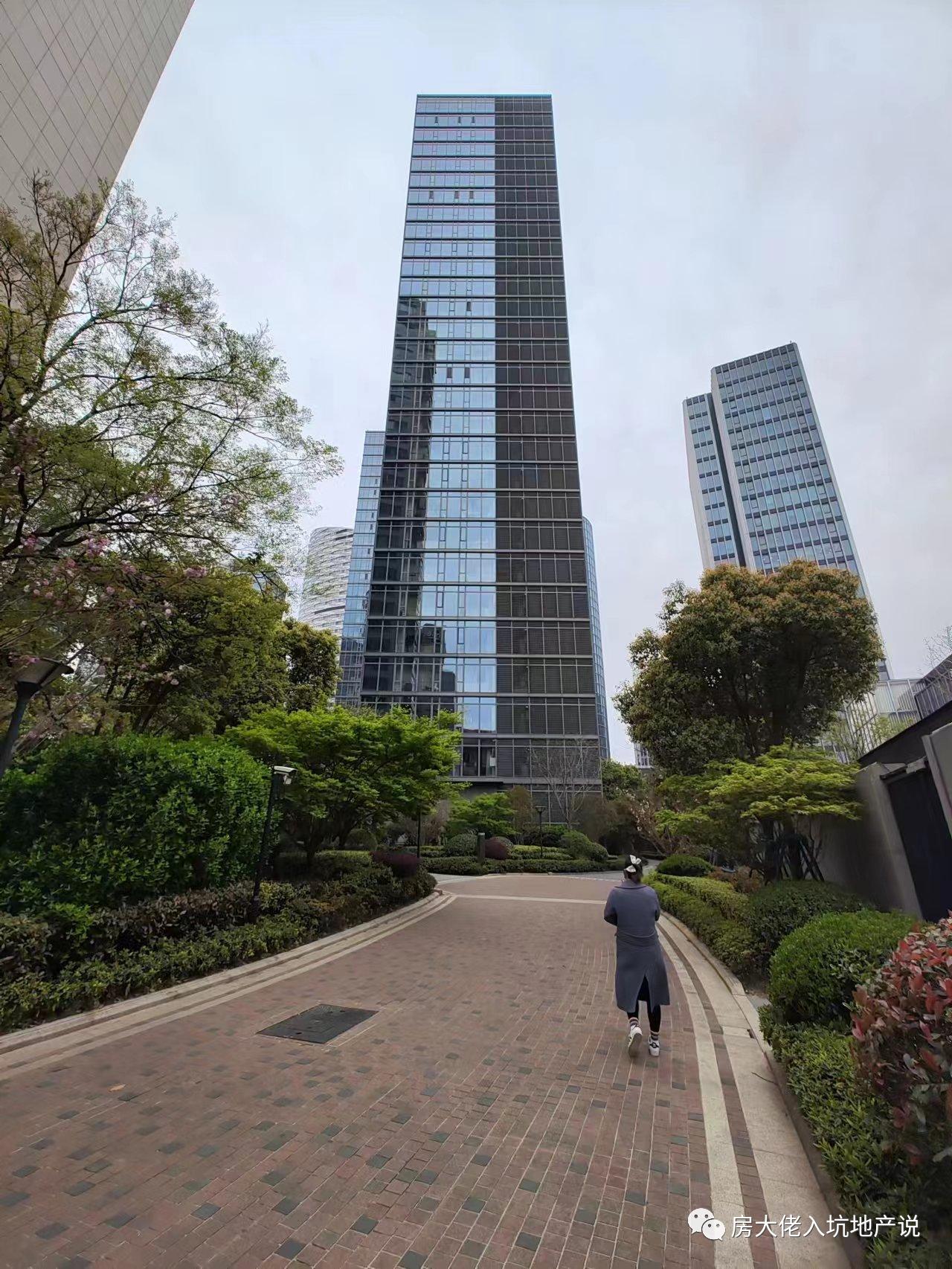 融创滨江壹号院平层江景房还卖吗 (中山南一路500弄 融创滨江壹号院)