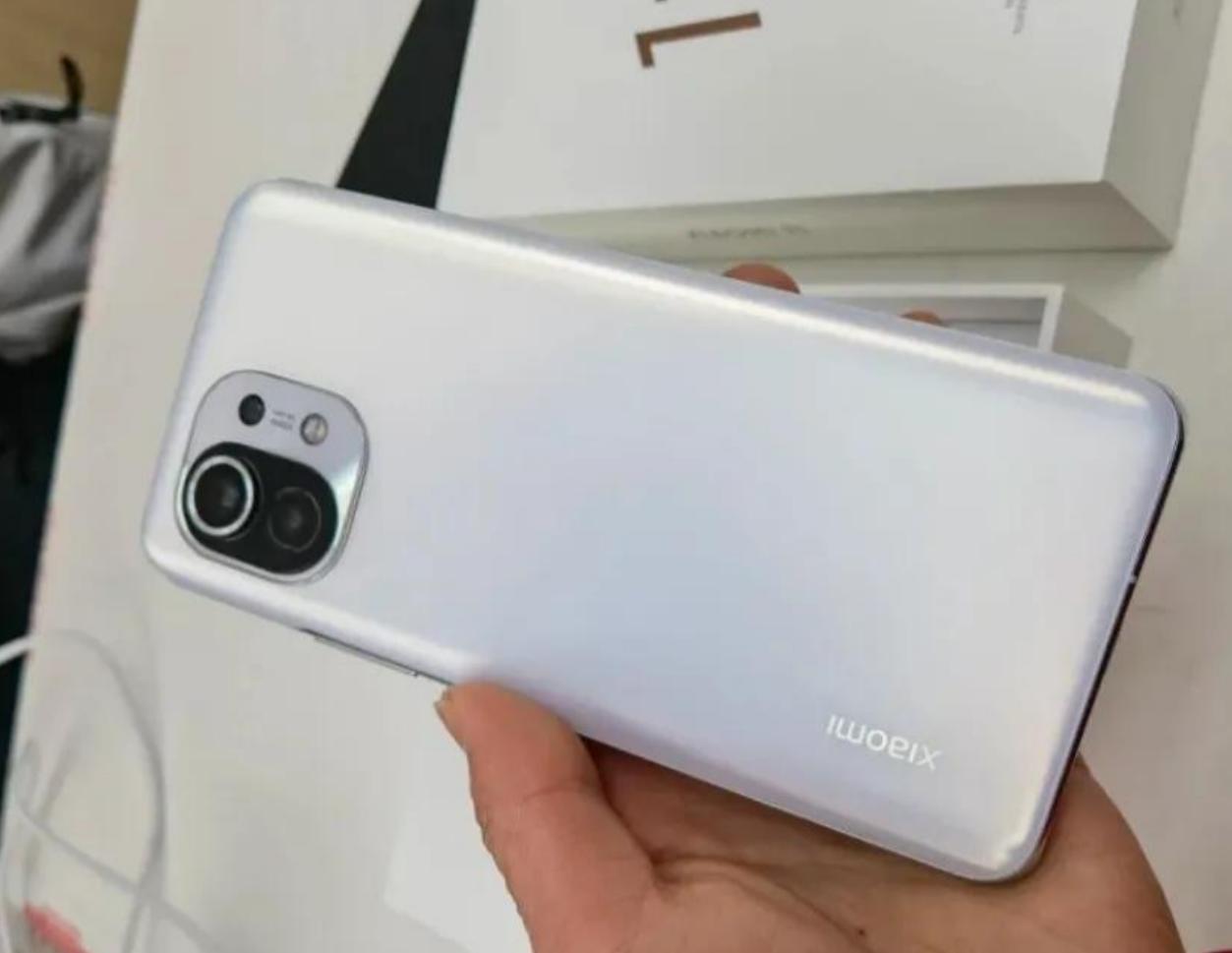 小米8和苹果11哪个好,苹果8plus和小米11优缺点