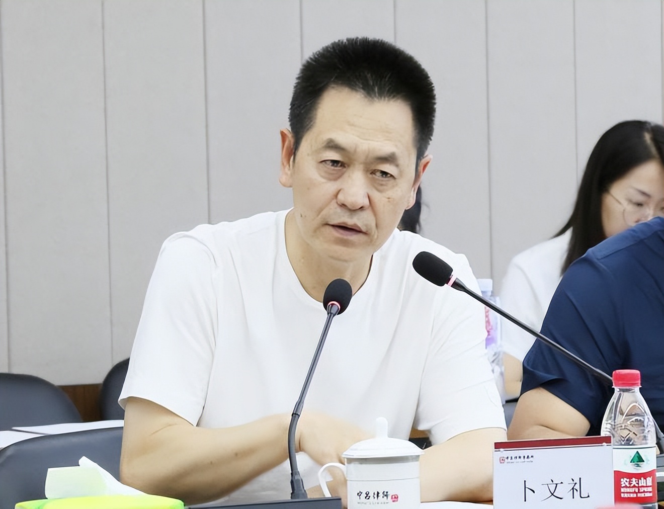 如何认识三极管和场效三极管,怎么认识三氧催化