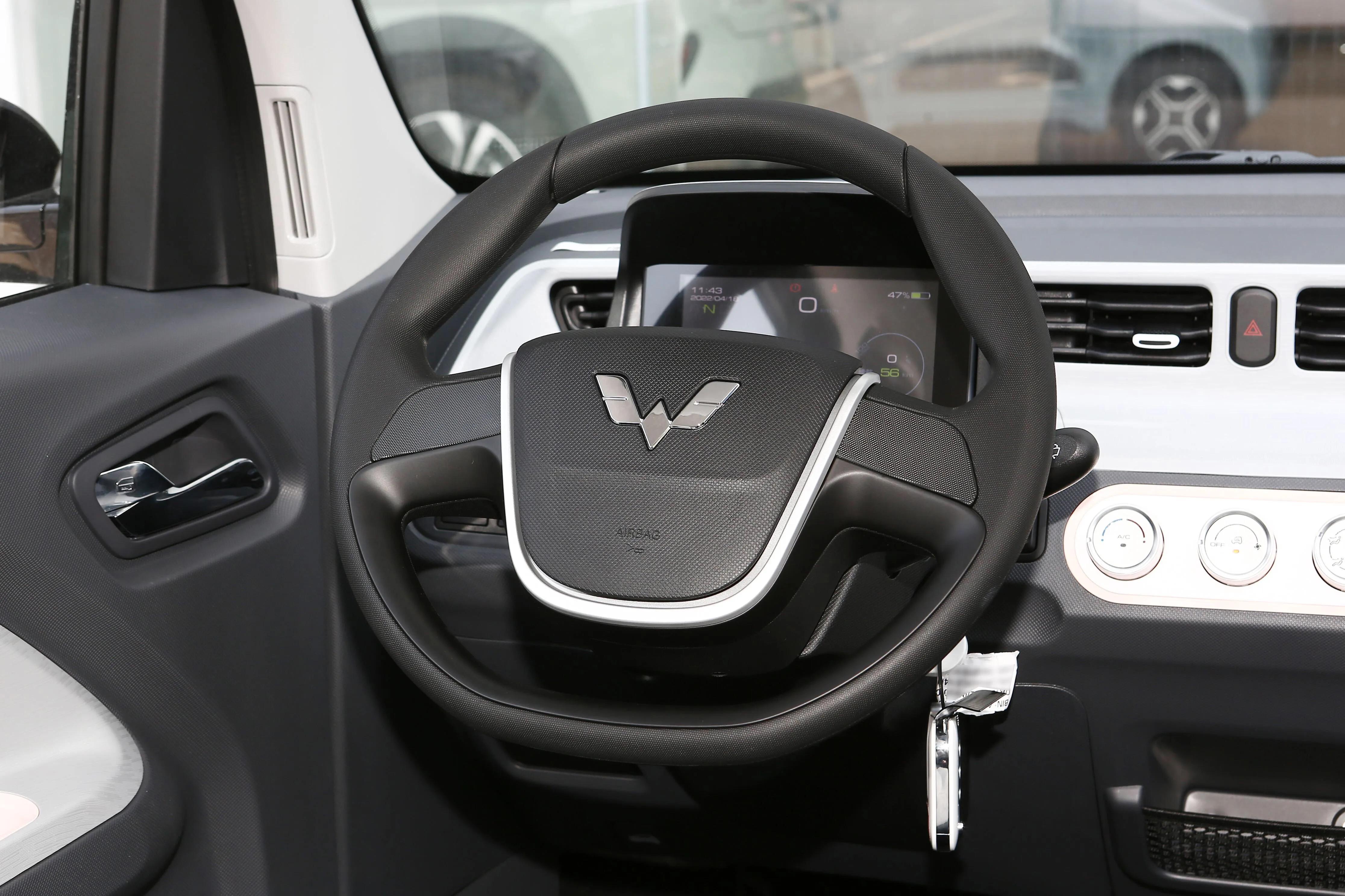 3.28万五菱宏光mini到手后多少钱,3.88万的宏光miniev