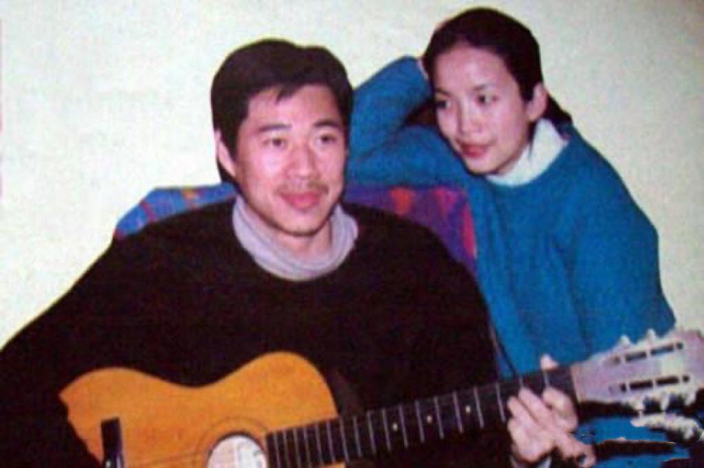 关于吕丽萍悼念安倍的新闻,吕丽萍发表哀悼安倍