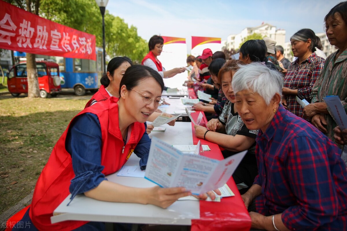 大专适合女生热门专业有哪些,理科女生十大热门专业排行榜