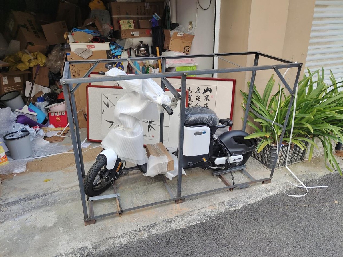 摩灵moi电动车银色,摩灵moi电动车视频