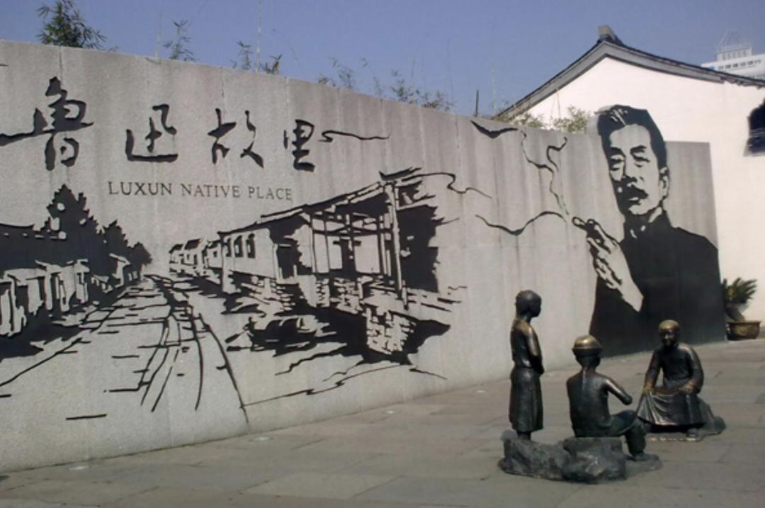 曾是风光无限的江南名城，如今夹在两大哥中间，沦为了小透明？