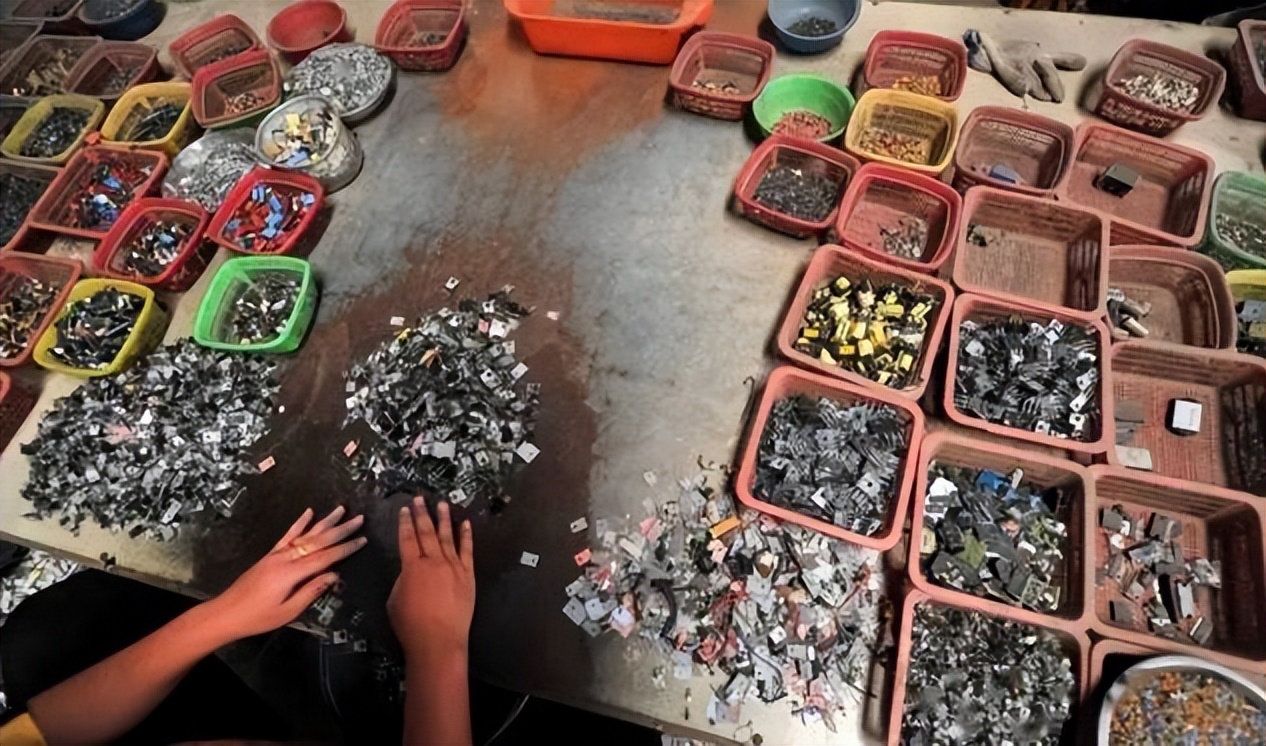 美国垃圾为何让中国清理？我国拒收洋垃圾后，欧洲国家乱做一团