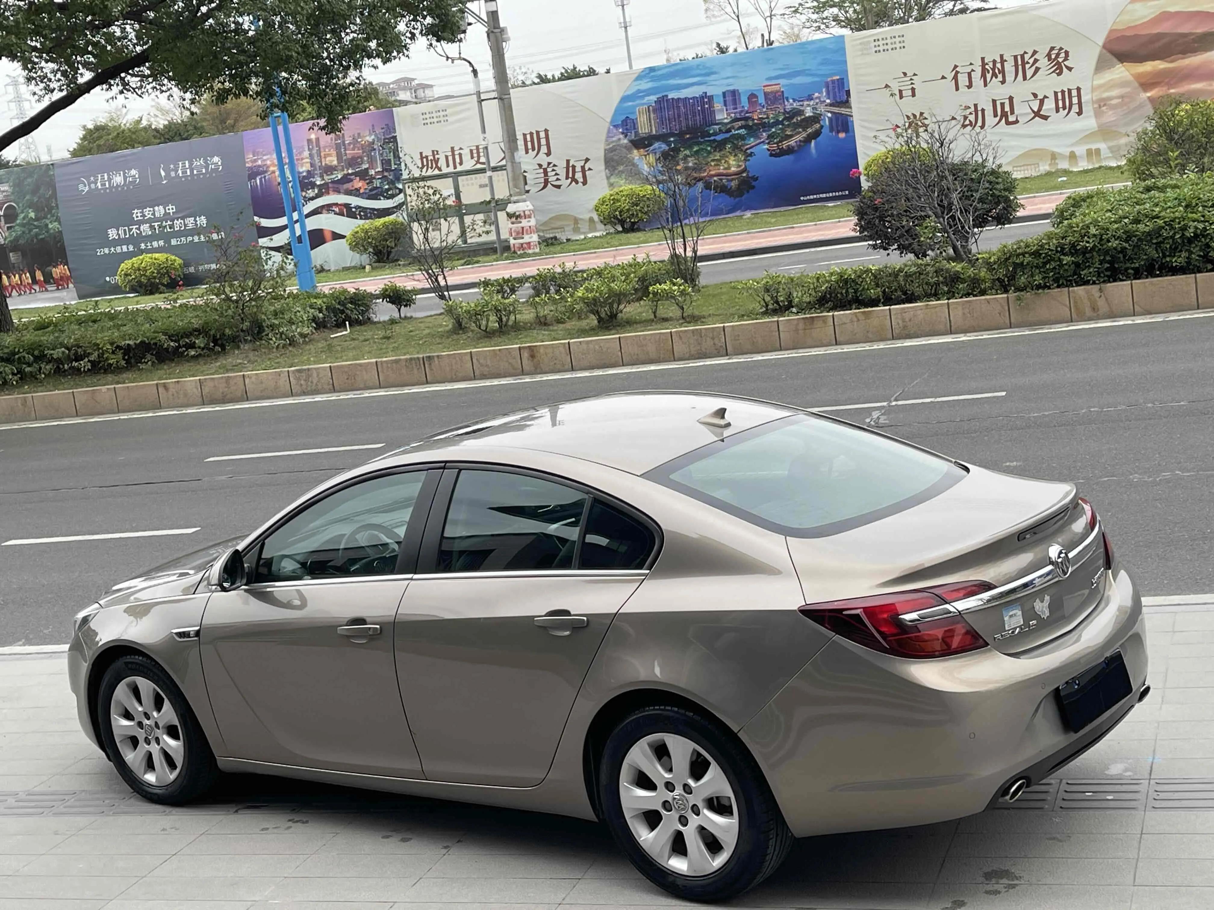 别克君威1.6t2014前杠怎么拆,2014别克君威1.6t用什么机油