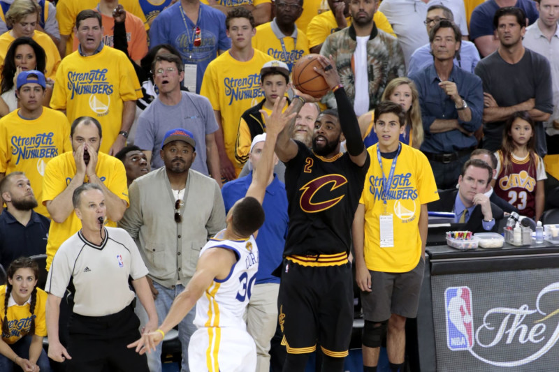 当年被选中的nba状元只剩欧文,2011年nba选秀骑士选中欧文汤普森