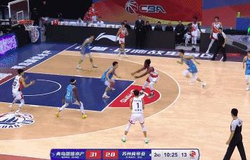 江苏6分胜青岛，双核46+22背后，李楠指导2处“微调”收奇效