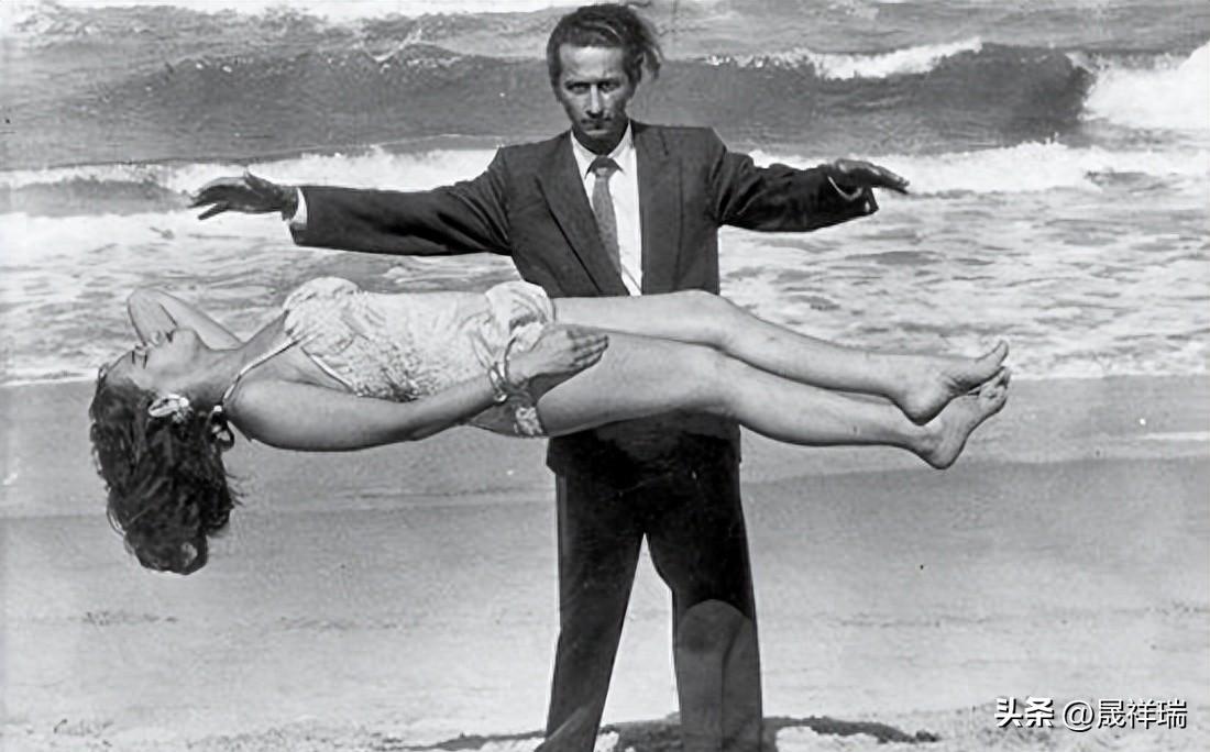 高清老照片：旗人格格大腿岔开豪放洗衣，地主三妻四妾不输女明星