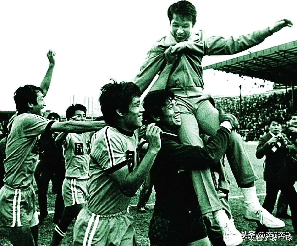 国足0比1不敌日本惨遭两连败,国足亚洲预选战绩