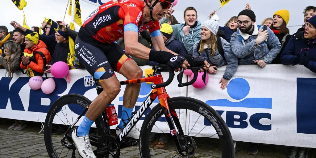 骑自行车应该有什么配件,自行车骑手都用的是什么自行车