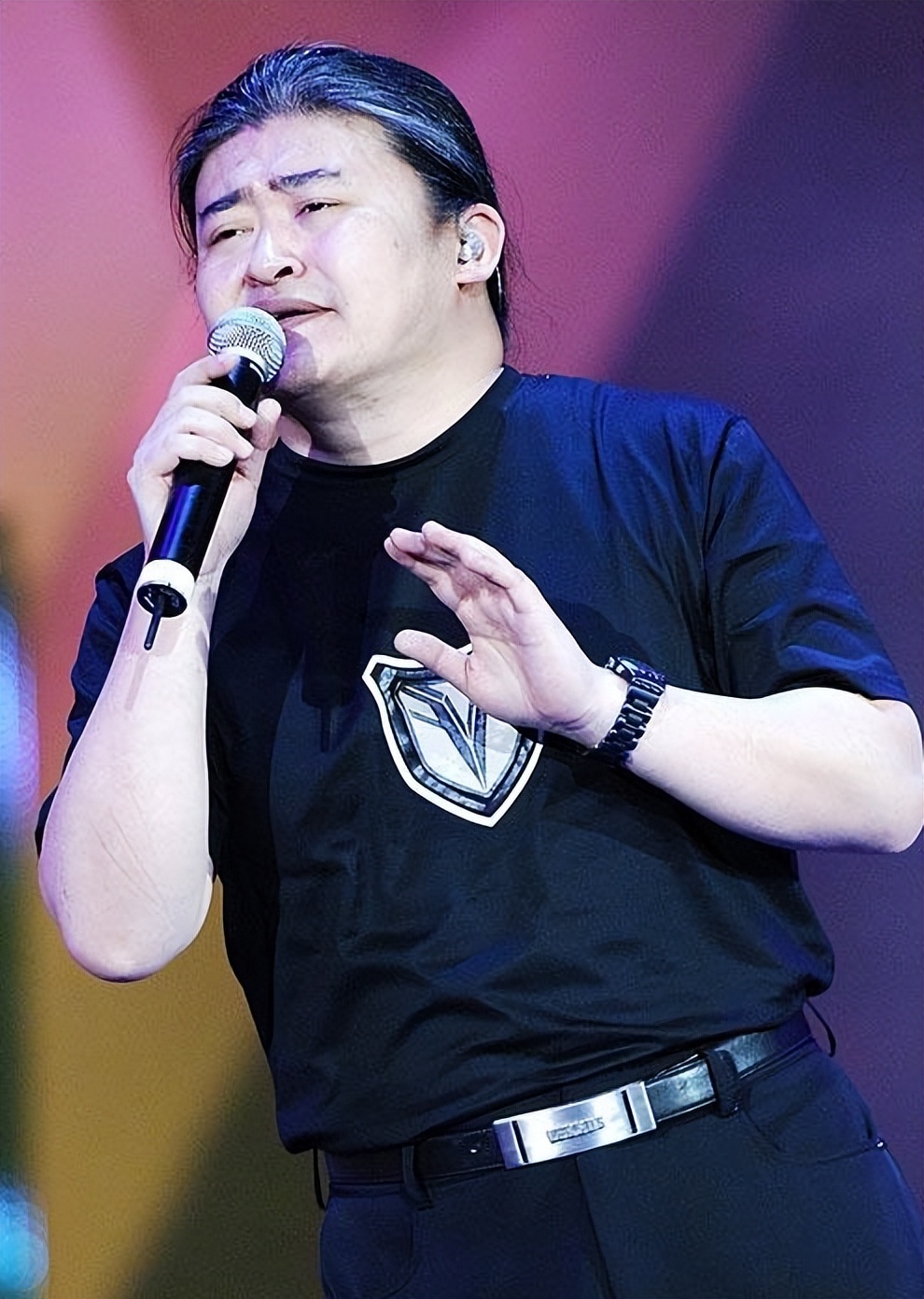 刘欢：偏爱相声却成乐坛大佬，女儿教育成心中遗憾