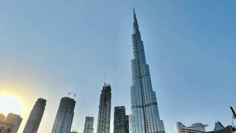 世界最高建筑哈利法塔建造过程,沙漠中的奇迹建筑