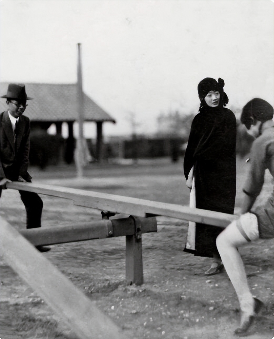 1930老式尼龙丝女袜,1937年上海流行丝袜