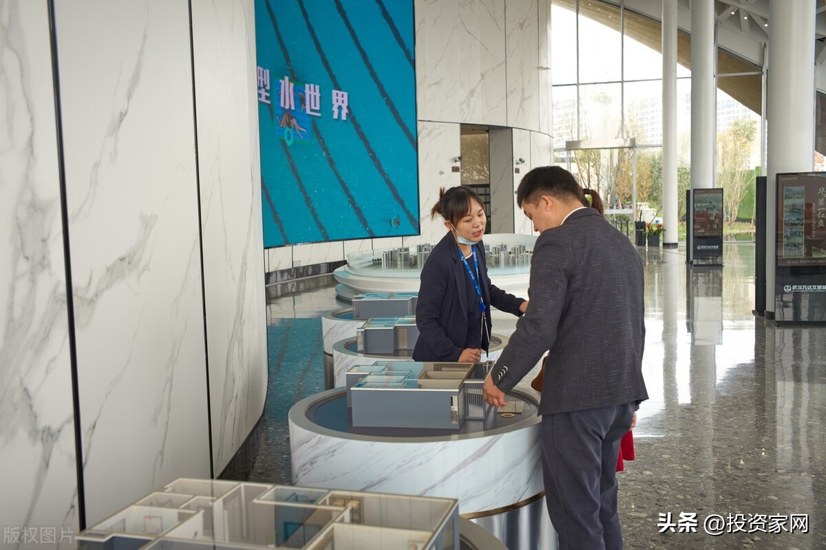 售楼小姐一个月卖几套房,售楼小姐真的很漂亮吗