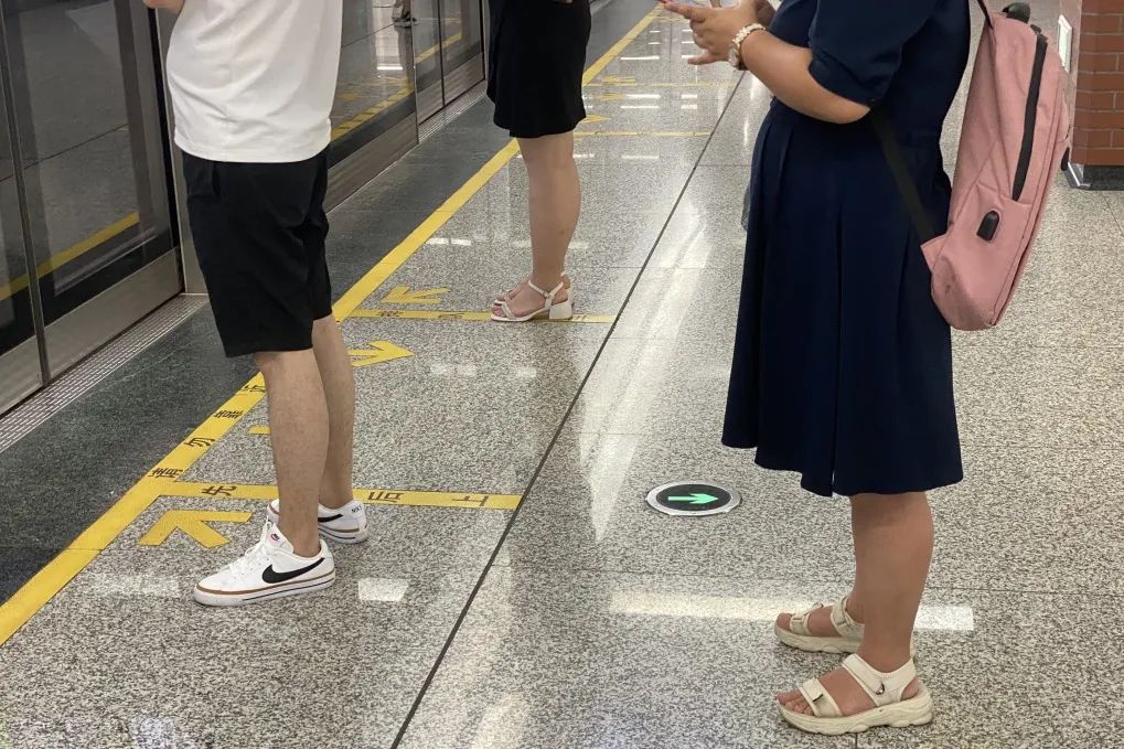 男生夏天穿什么长裤不热,女生在夏天为什么穿长裤不热