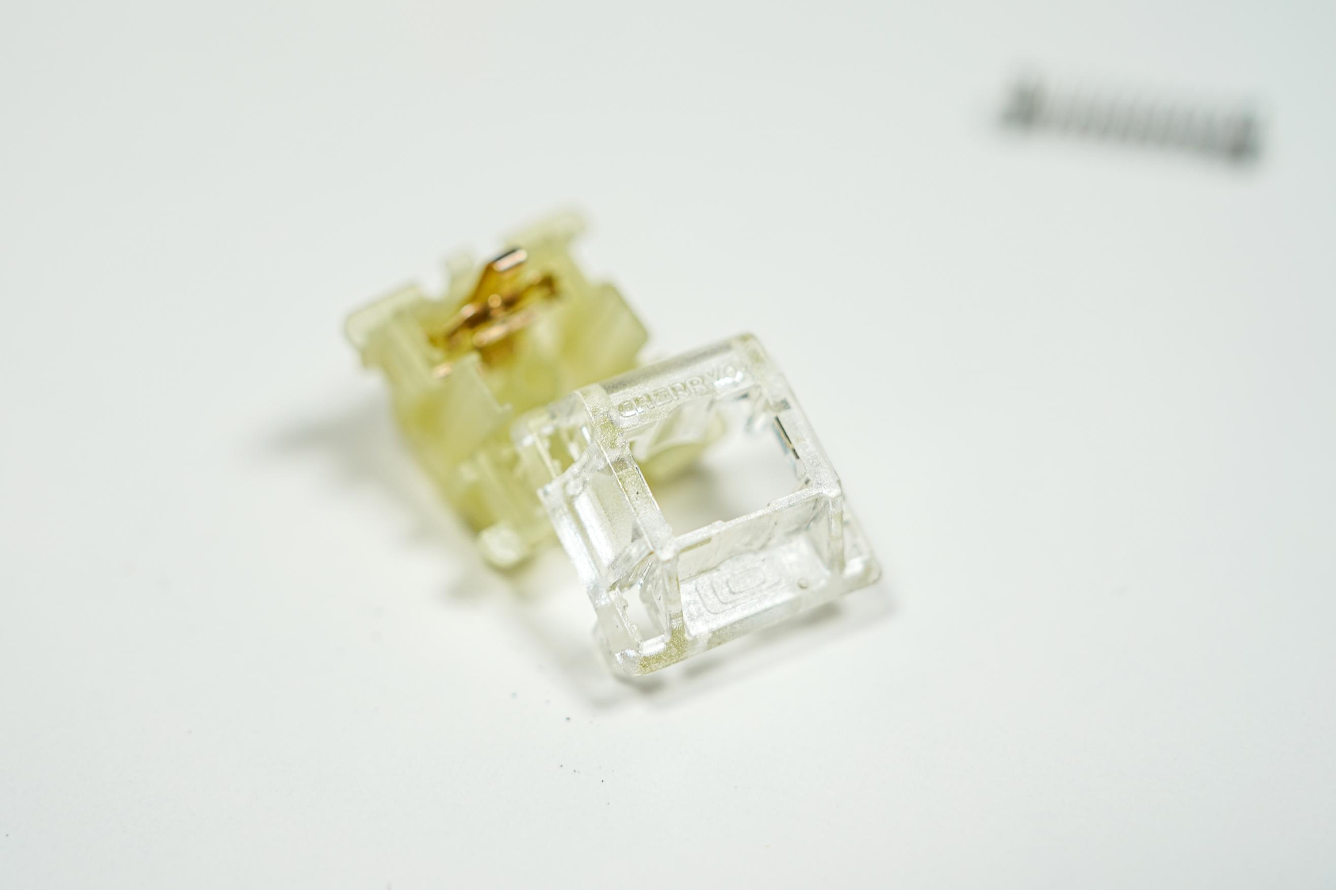 cherry轴入门机械键盘推荐,cherry键盘银轴和茶轴对比