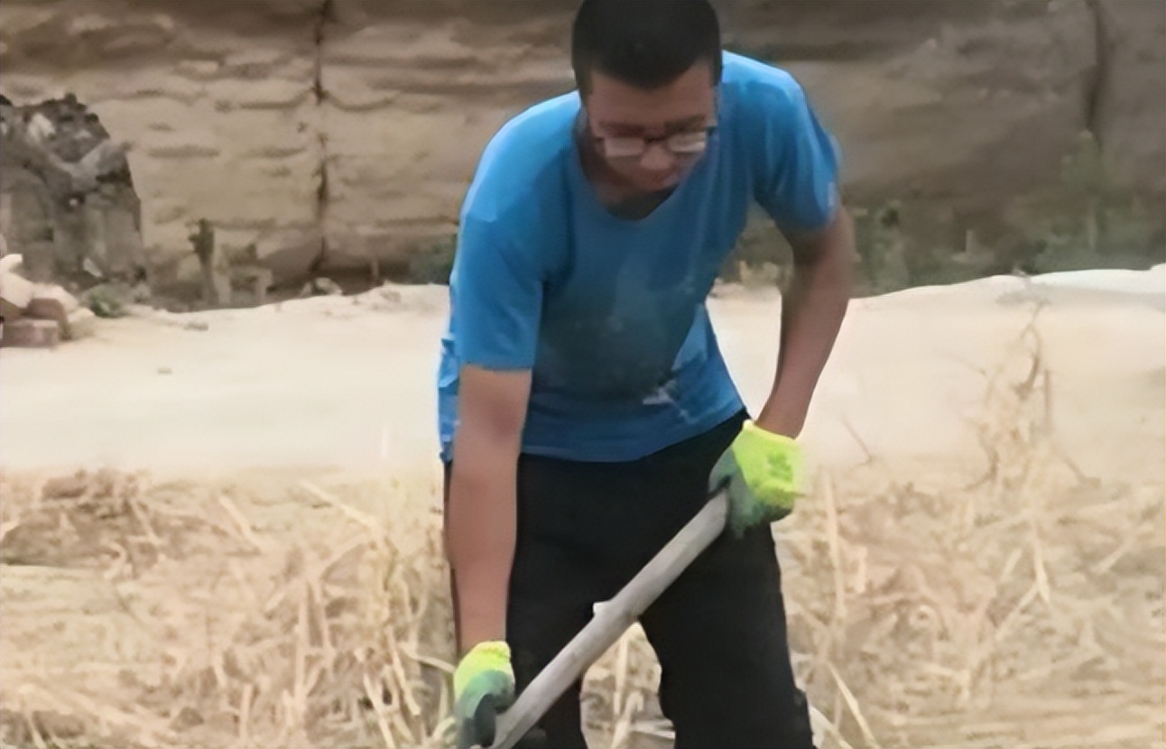 2018年最嚣张高考生，公开嘲讽高考题垃圾简单，最终成绩如何？