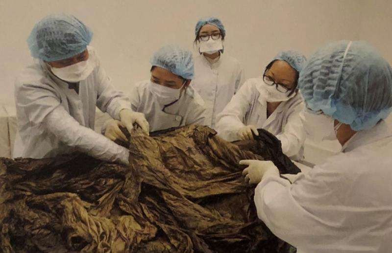 农民翻新老宅发现红棺材,浙江农民盖房挖出神秘红棺