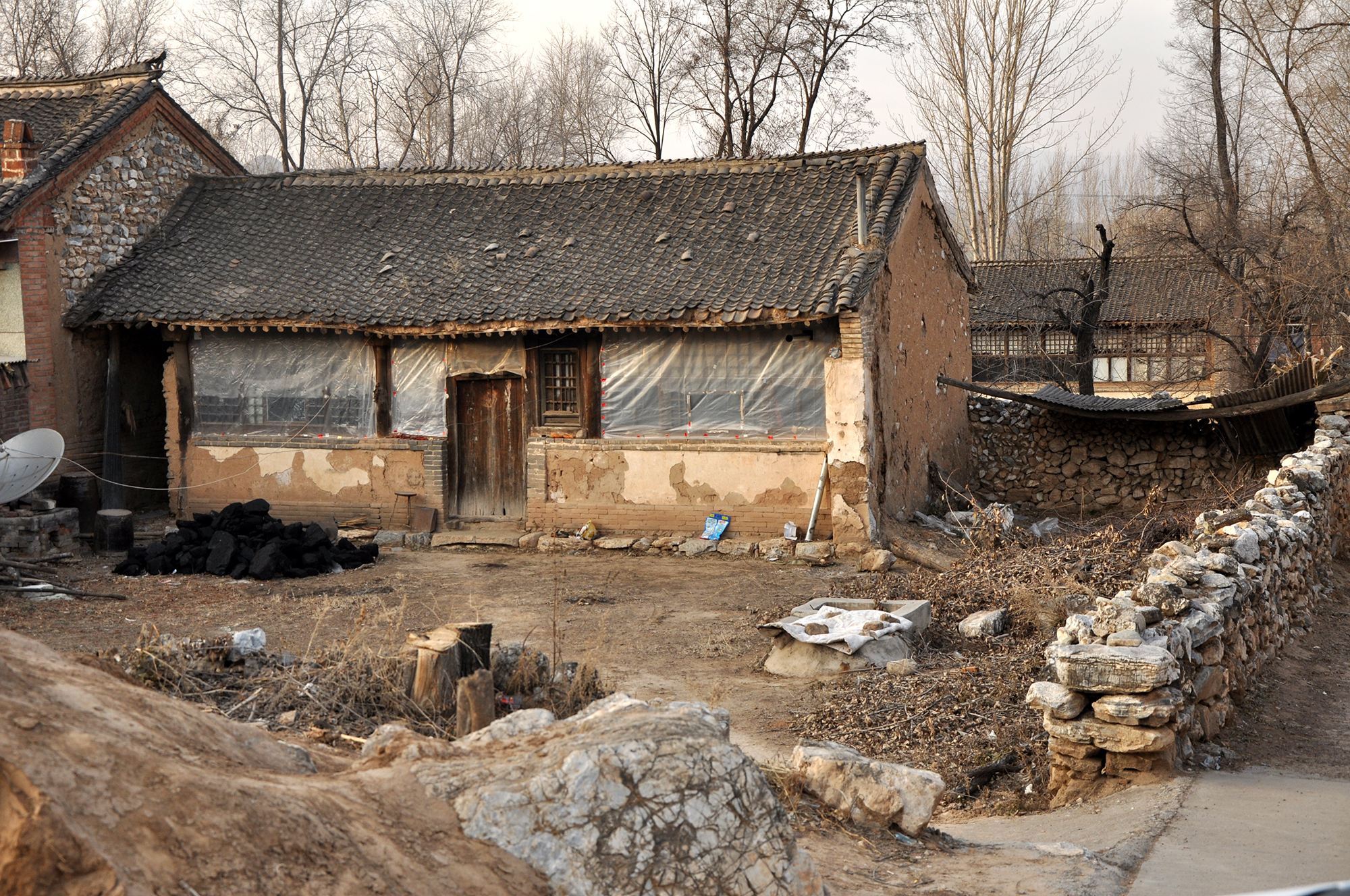 湖南罕见“双性人”，上半身女性下半身男性，因屈辱经历想变女人