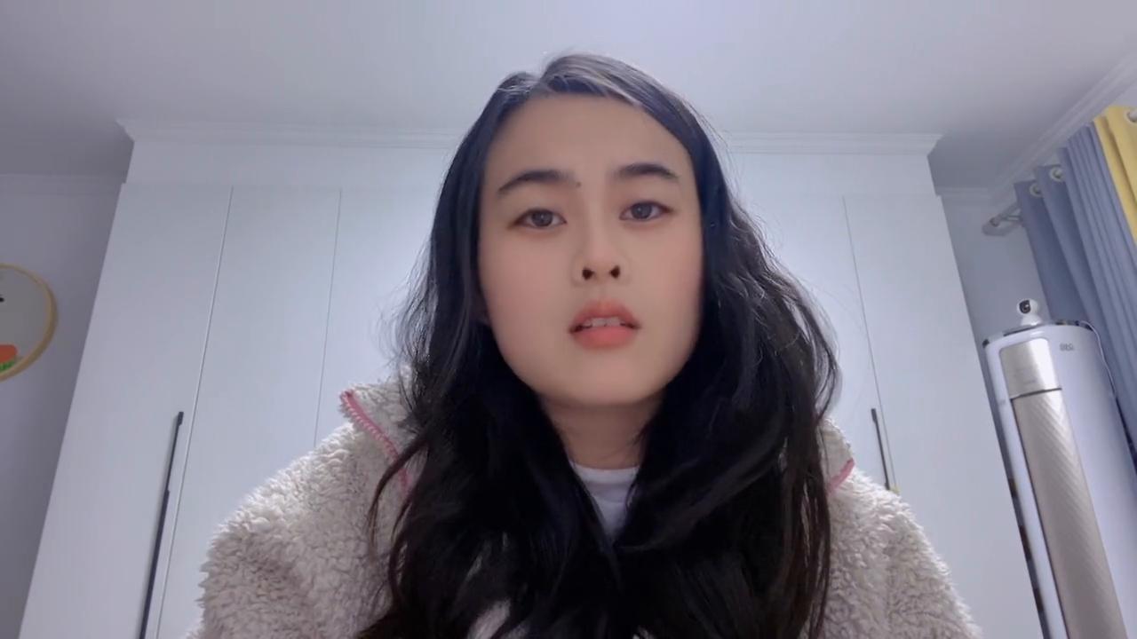 你敢相信吗？拉一下凳子，半截手指就没有了😭