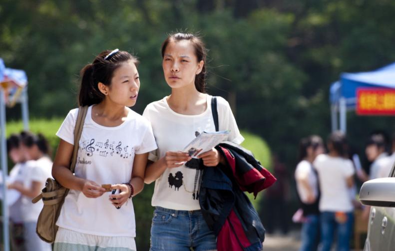 求职者一句“呵呵”，引事业单位HR无情嘲讽，网友对此意见不一