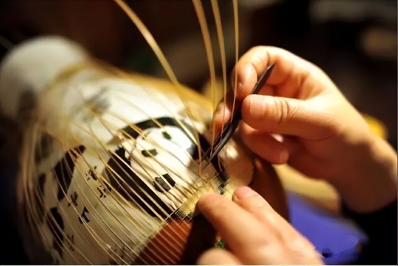 05年四川8岁白血病女孩不愿拖累养父，悄悄写下：自愿放弃治疗