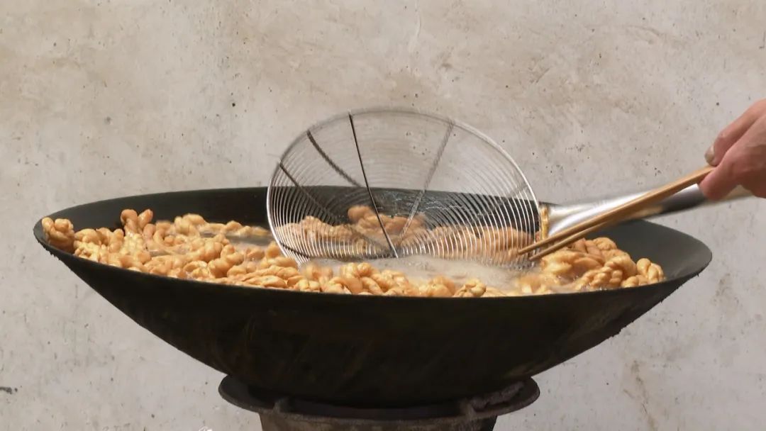 新绛手工麻花老式,麻花小作坊生意